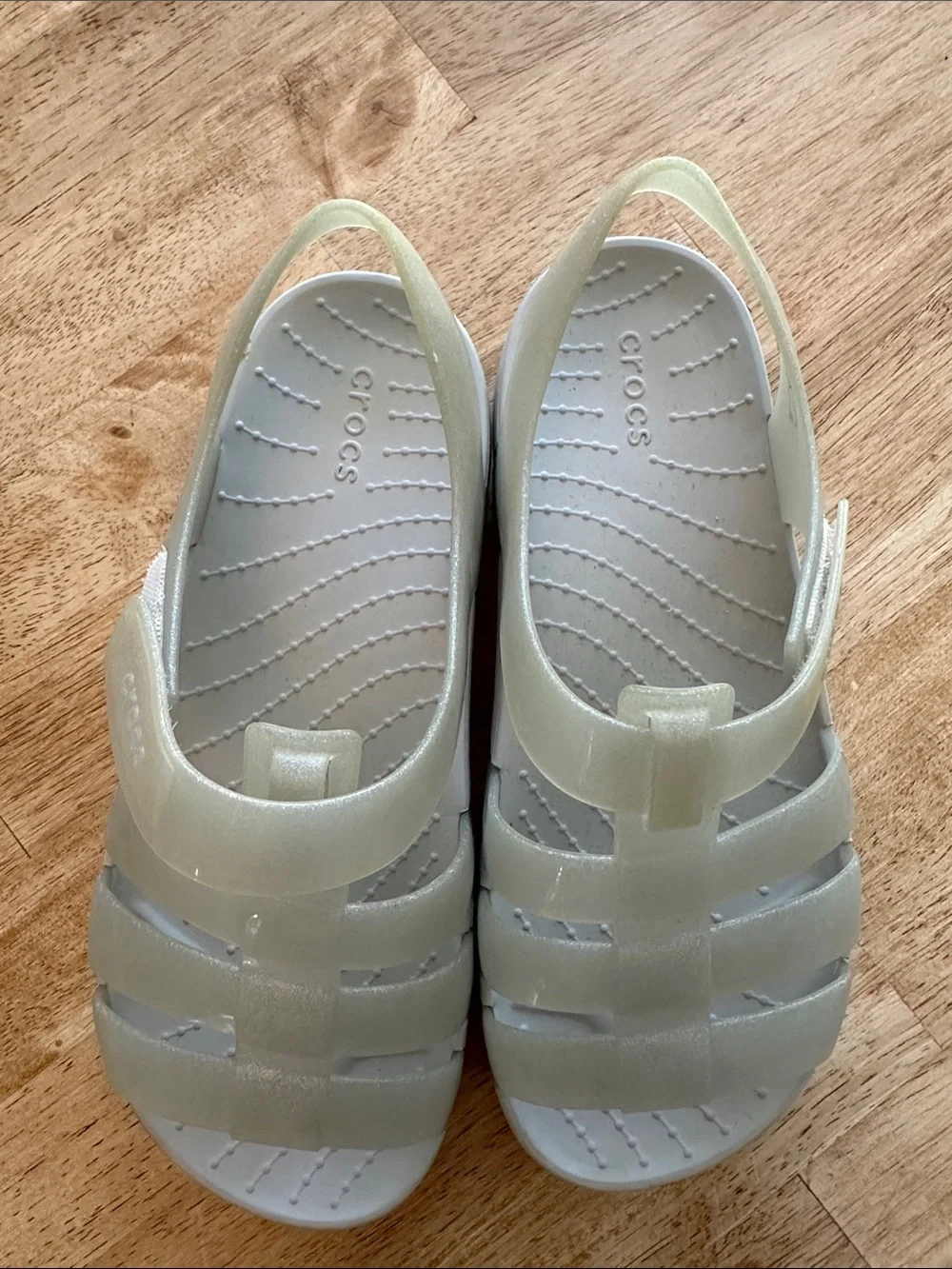 CROCS girls Pearl Cream Strappy Jelly Sandals